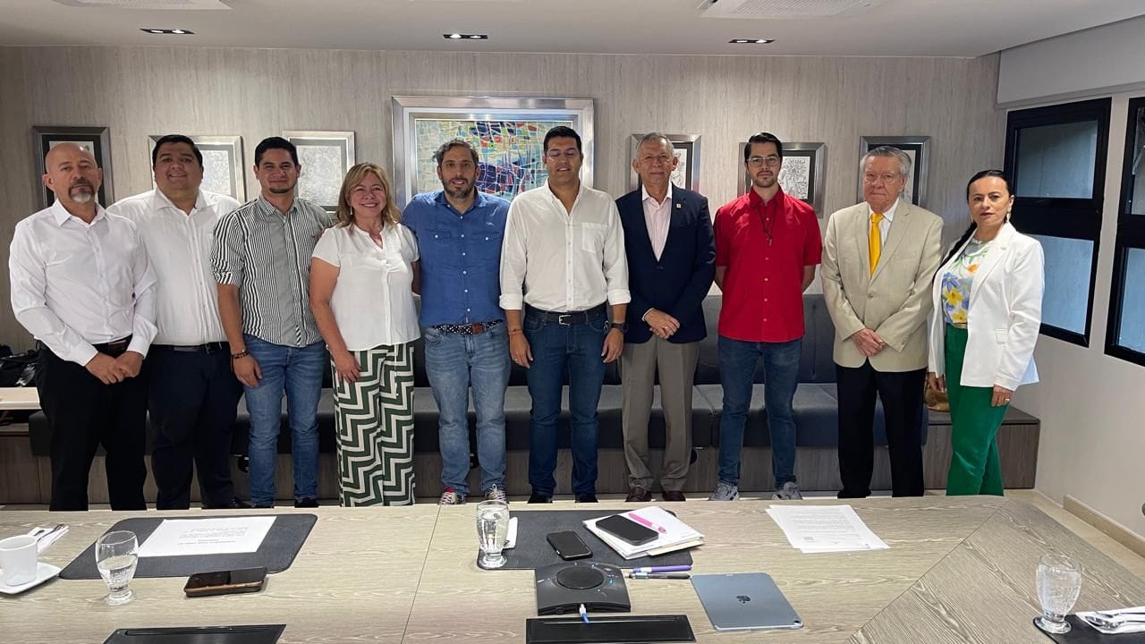Sesión con nuevos integrantes Consejo Superior UIS