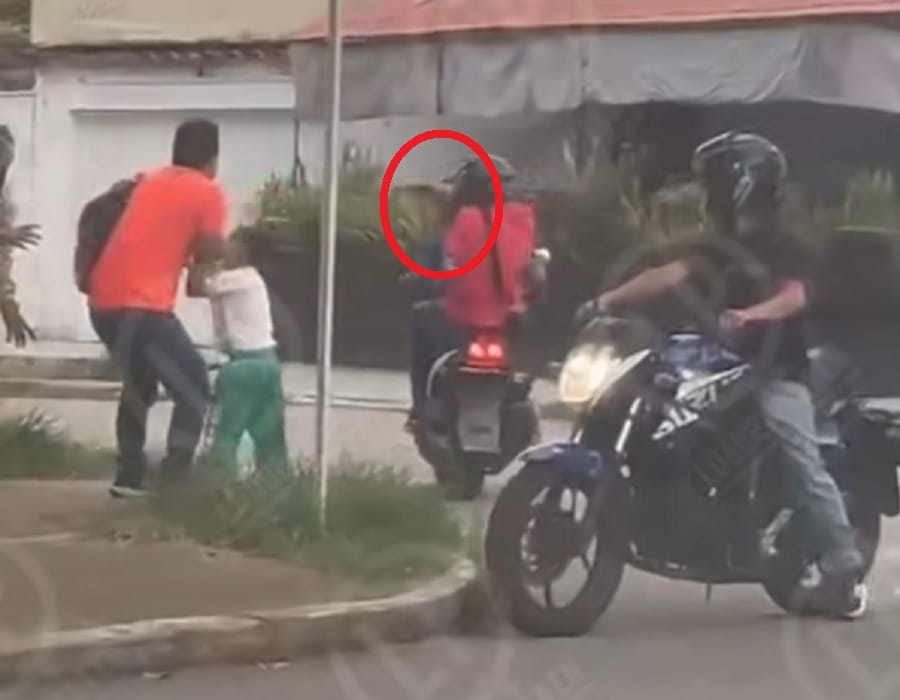 ‘Motorratas’ le apuntaron con un arma a un niño en Bucaramanga