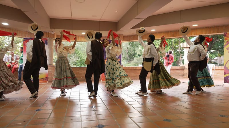 ¡Celebra la danza! Un encuentro universitario lleno de cultura y ritmo