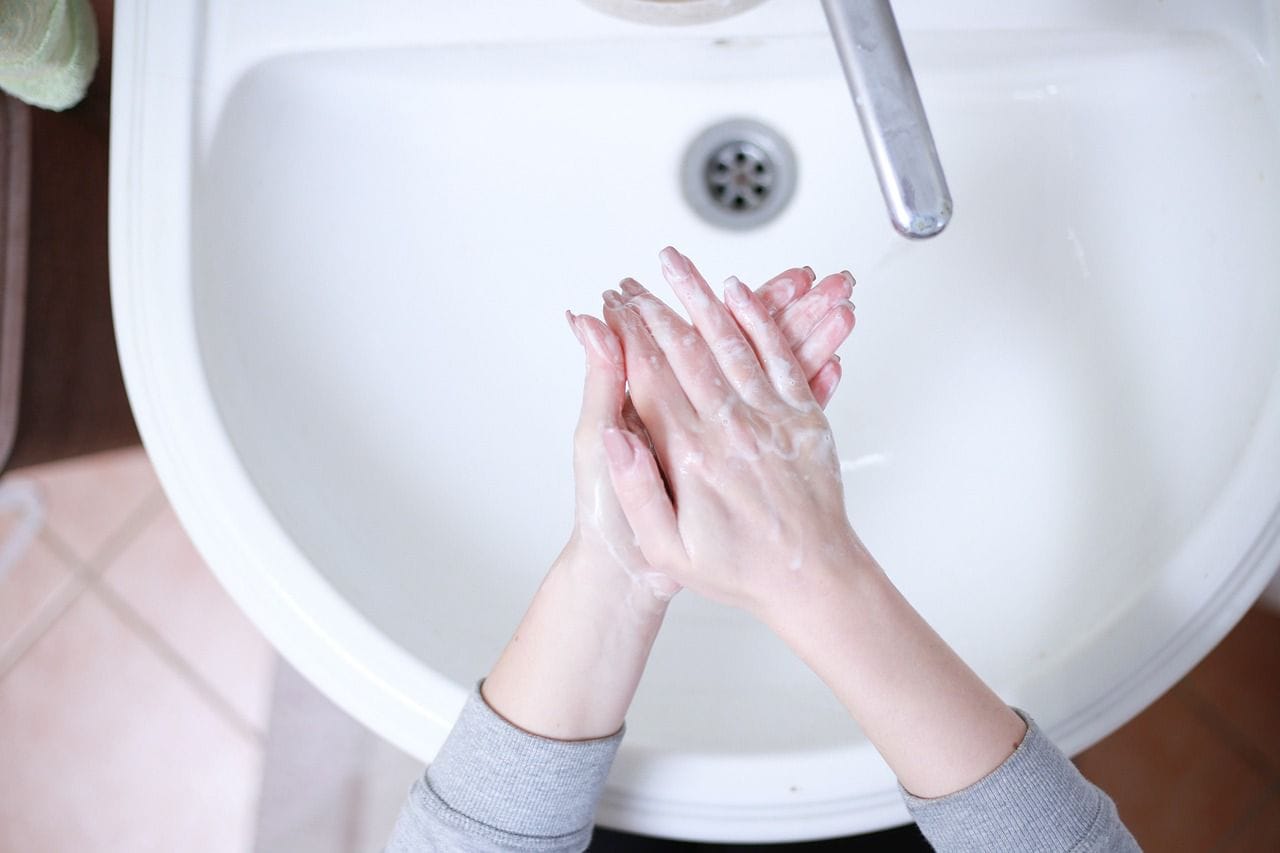 La resistencia a los antibióticos se combate con agua y jabón