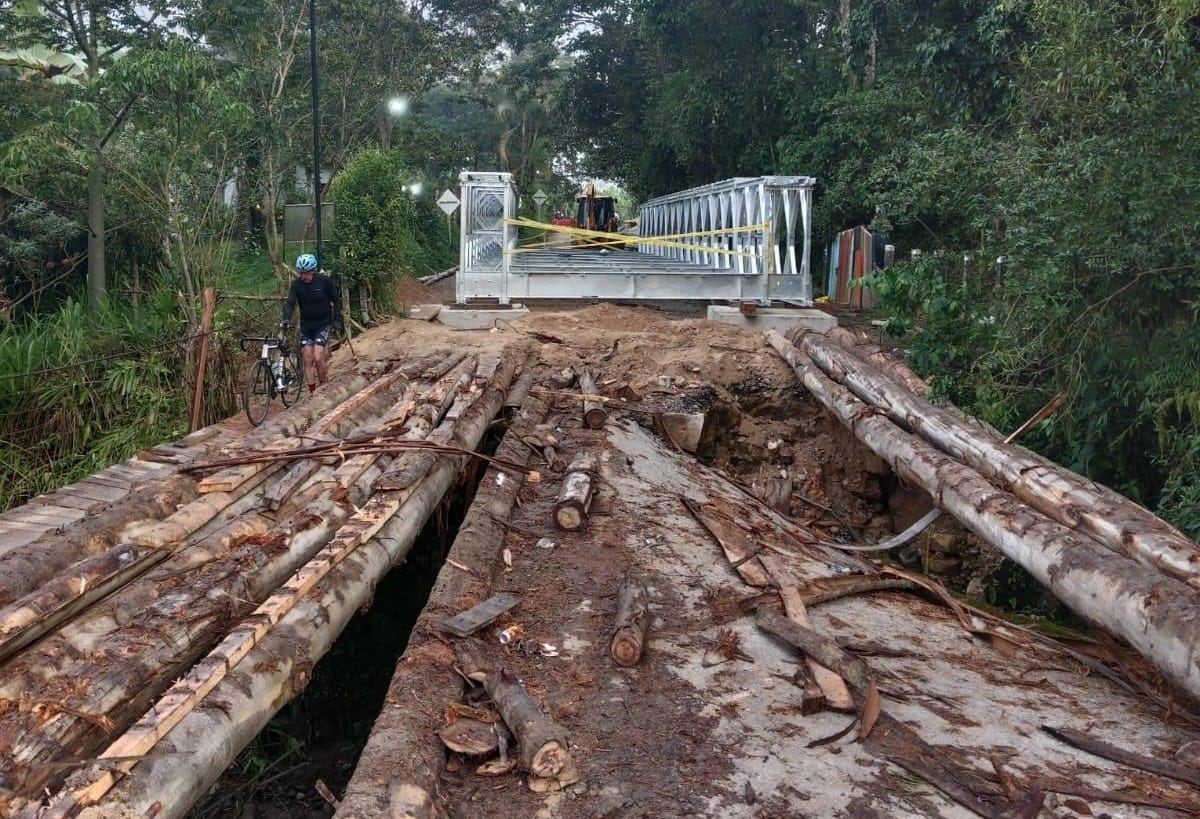 Restablecieron paso vehicular con puente modular en la vía San Gil-Onzaga