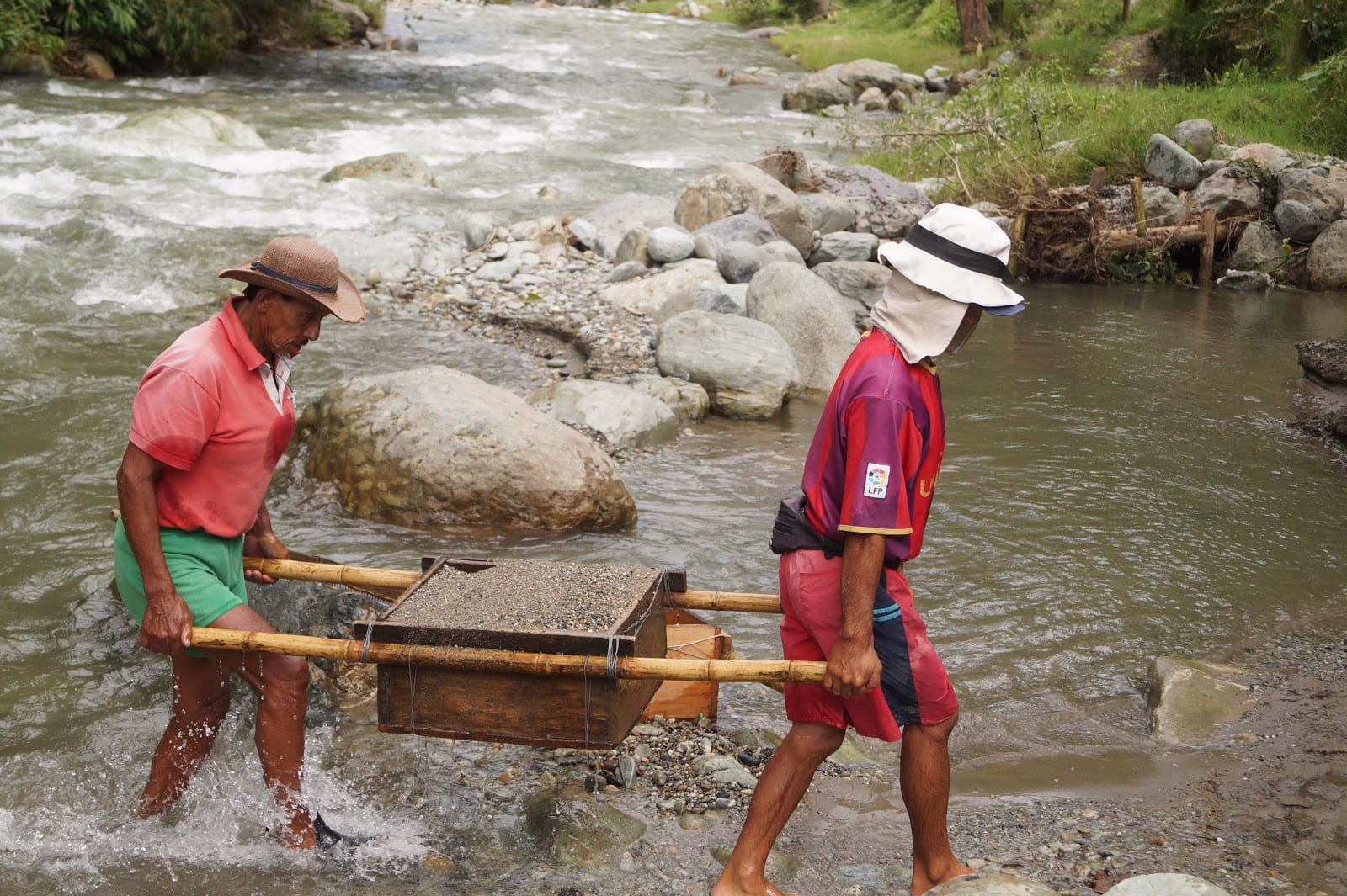 Pequeños mineros de Santander reciben concesiones areneras