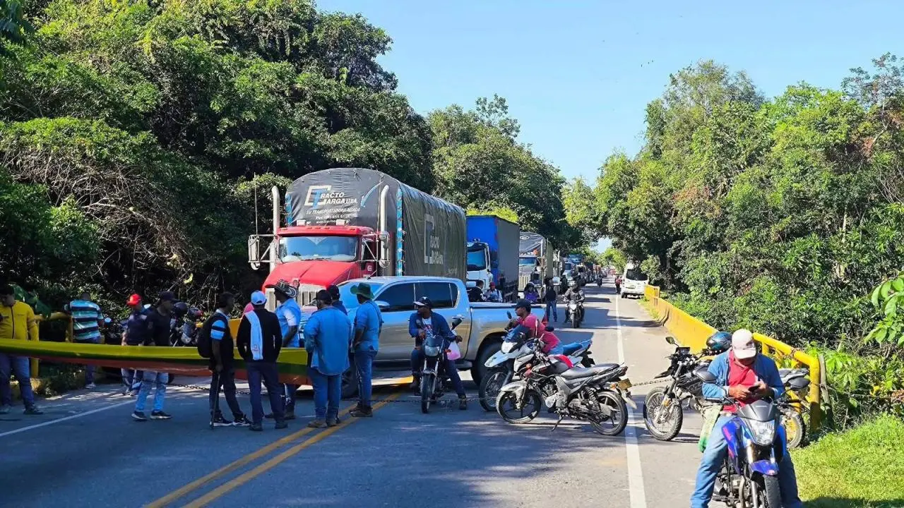 ARROCEROS mantienen los bloqueos en todo el país