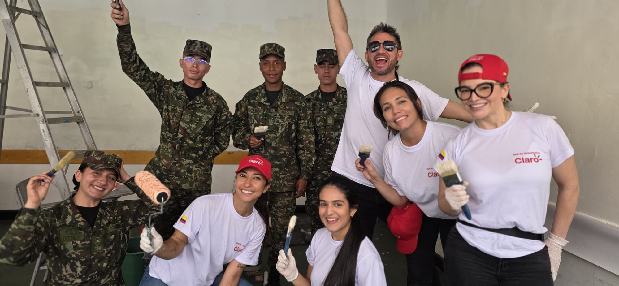 Soldados embellecen institución educativa en Floridablanca