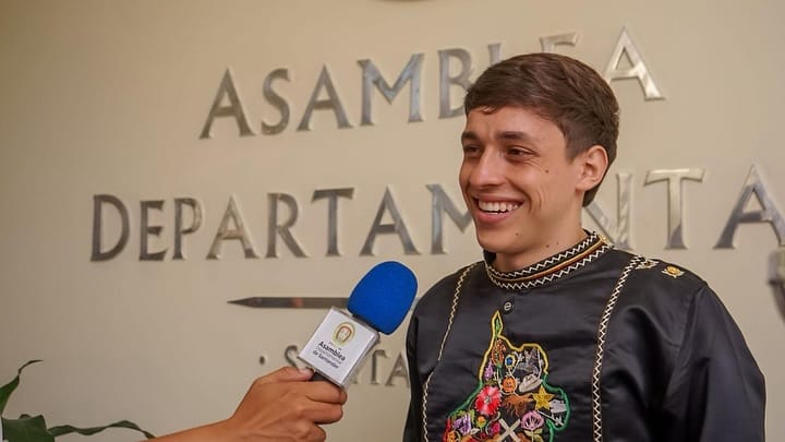 Darwin Vargas asumió como nuevo Diputado de Santander