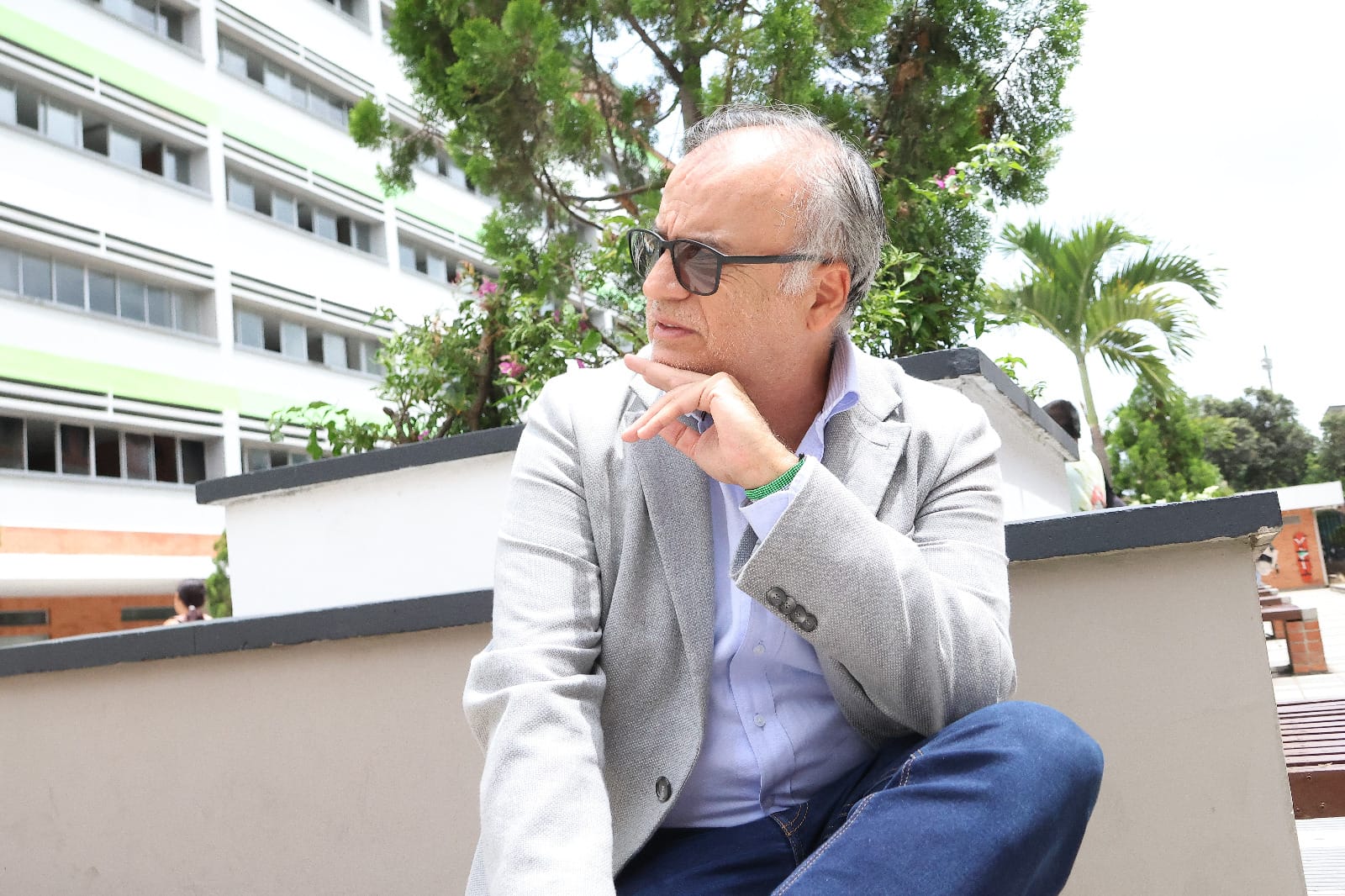 Gratitud y homenaje al doctor Efrén David Montes Vera