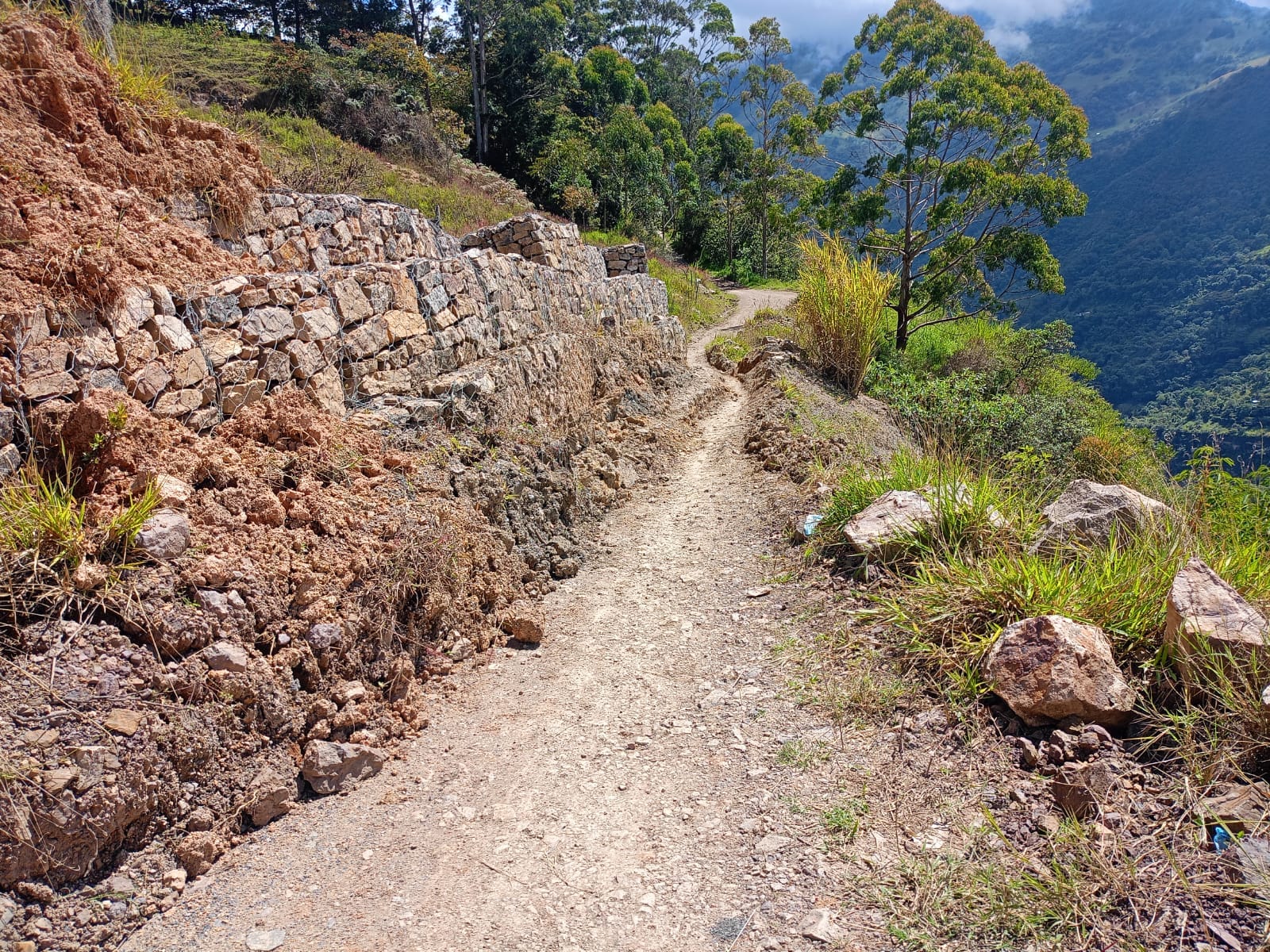 Campesinos de San Andrés, Santander, temen quedar incomunicados por el colapso de la vía rural principal