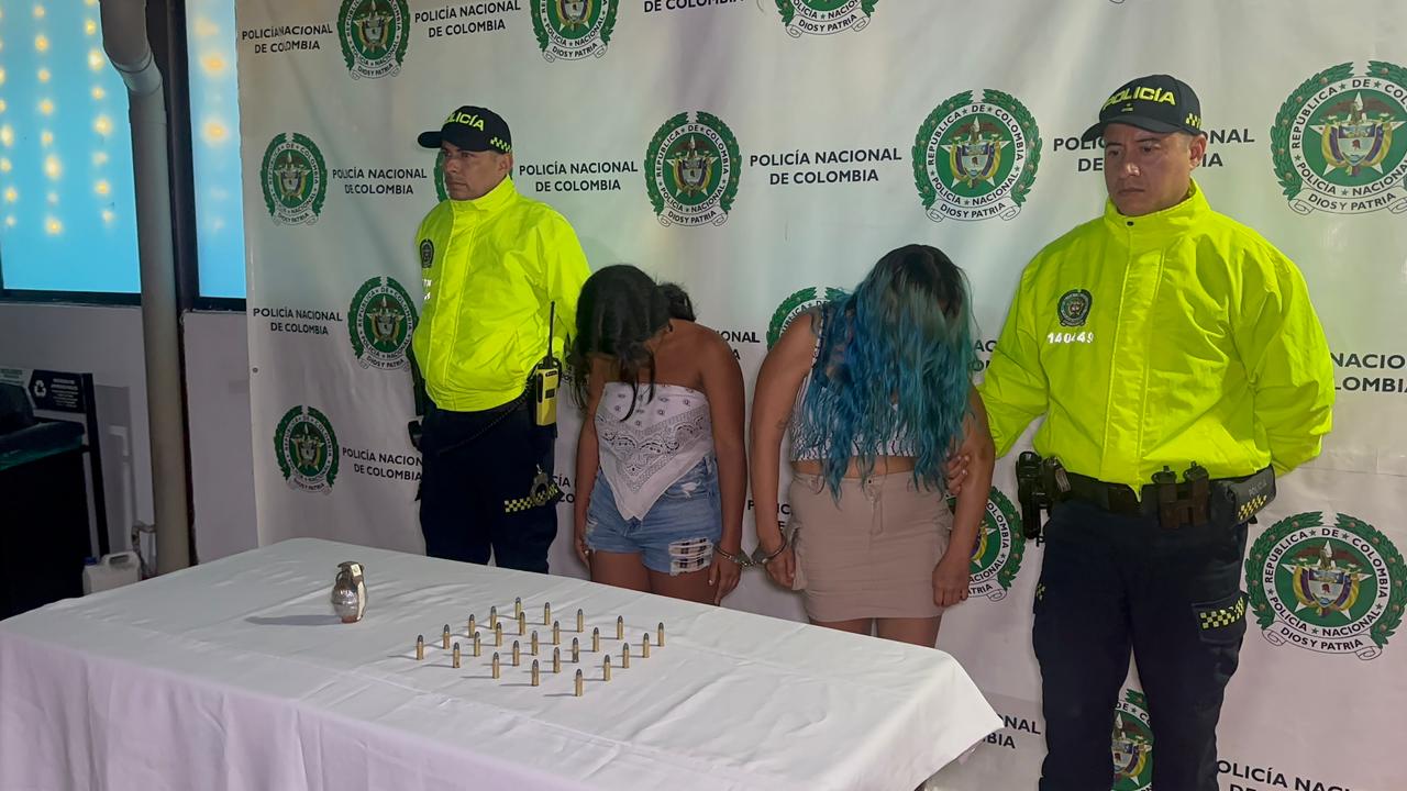 Detienen a dos mujeres que traficaban una granada para el 'Clan Marihuano' en Bucaramanga