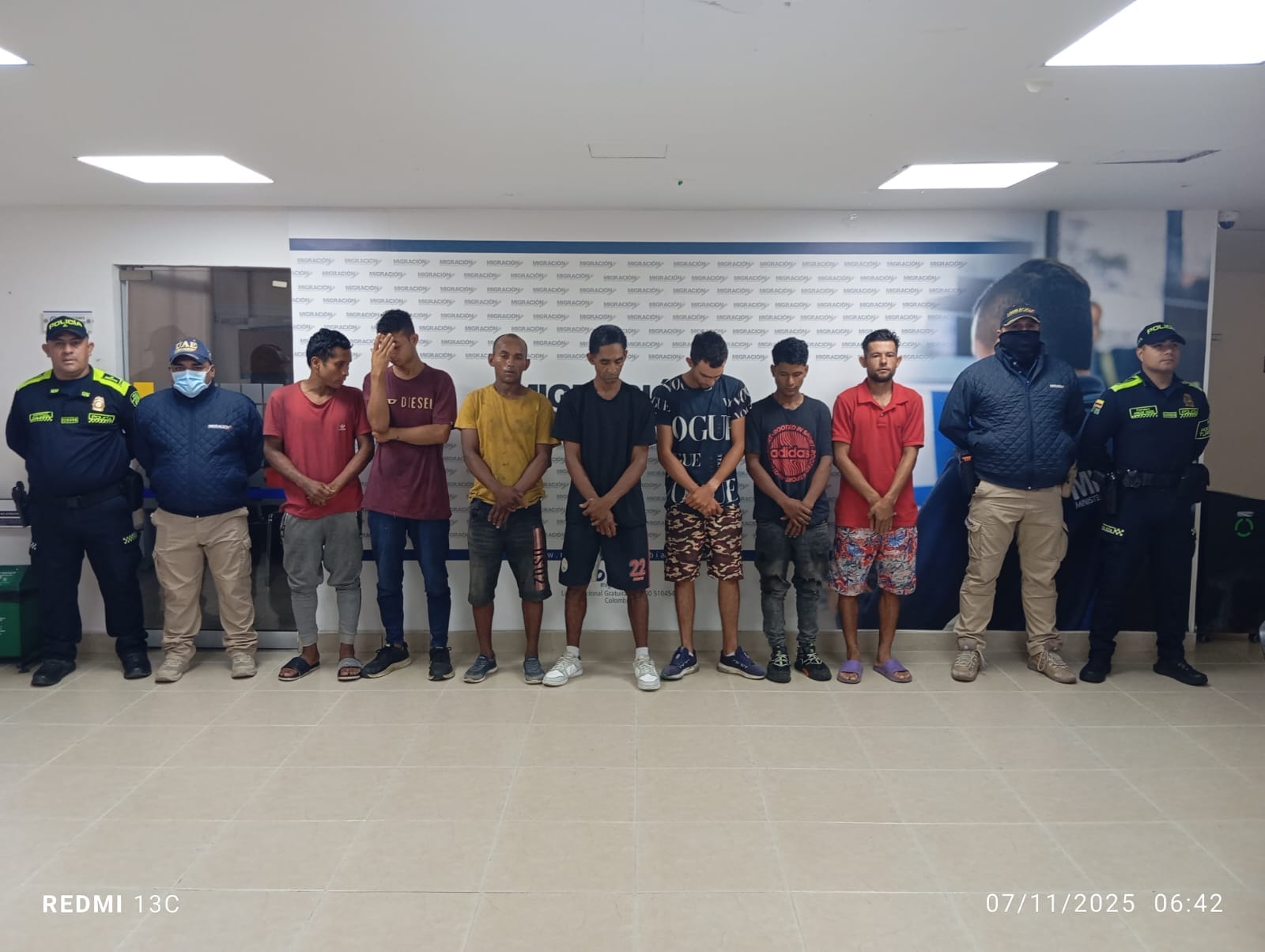 Autoridades expulsan a siete extranjeros de Bucaramanga por más de 40 infracciones