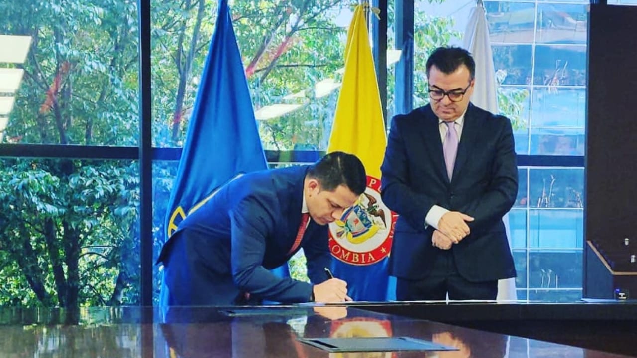 Contraloría oficializó responsabilidad fiscal contra Sneyder Pinilla y Olmedo López por corrupción con los carrotanques de la UNGRD