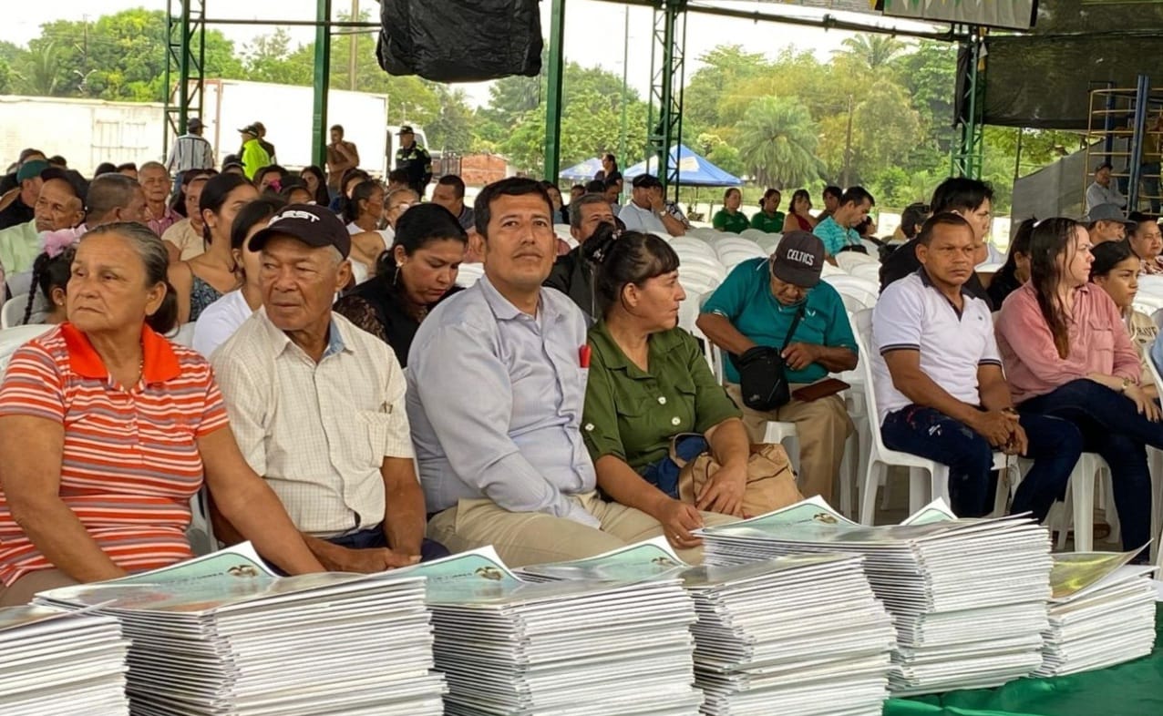 Santander tiene 535 nuevos propietarios gracias a programa de titulación del gobierno