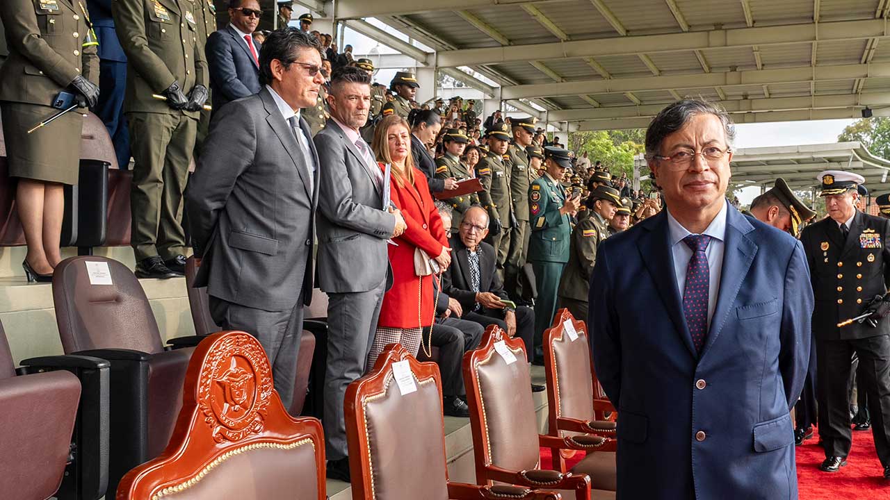 Petro arrebatará medicinas acaparadas a los gestores farmacéuticos