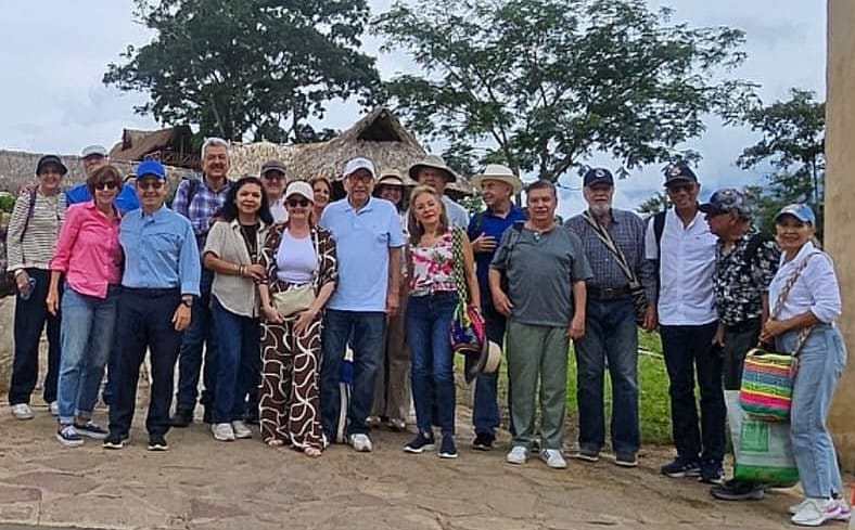 Claverianos celebran 53 años de egresados