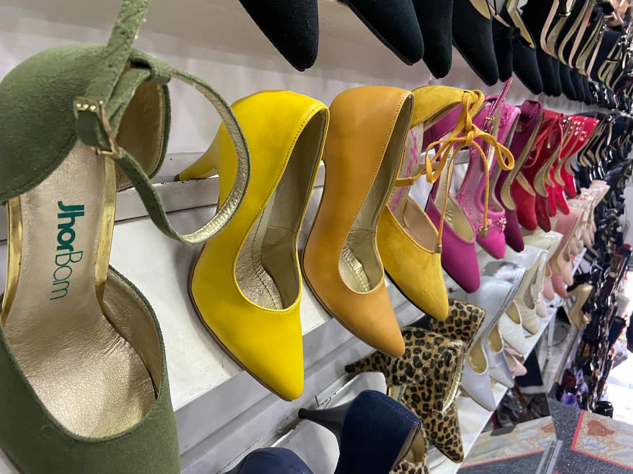 Aumento de consumo interno y exportaciones de calzado y marroquinería en Santander