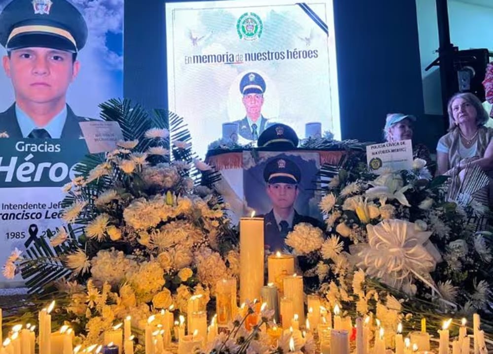 Sentido homenaje póstumo al Héroe Intendente Jefe Fredy Francisco Leal Briceño en Bucaramanga