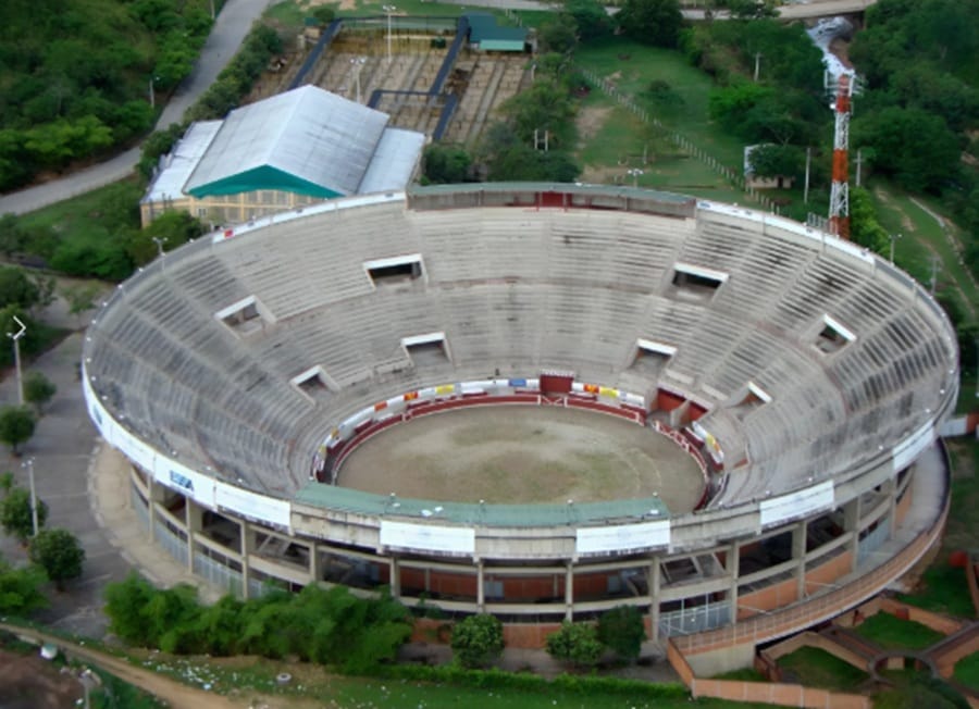 Rechazo a oferente único para el Centro de Eventos del Oriente Colombiano en Girón