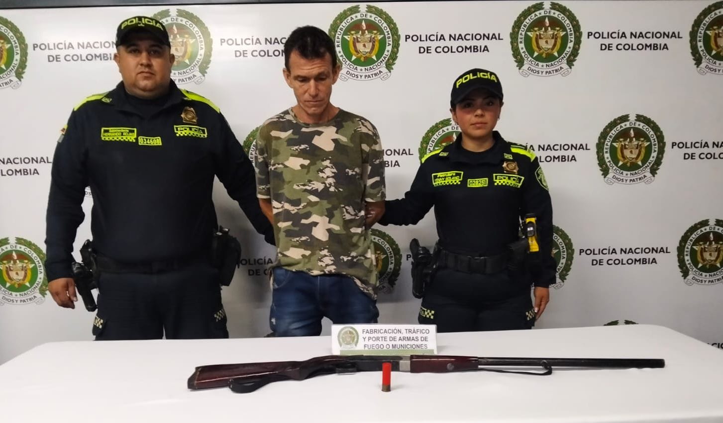 Policía captura a hombre armado tras intimidación en Girón