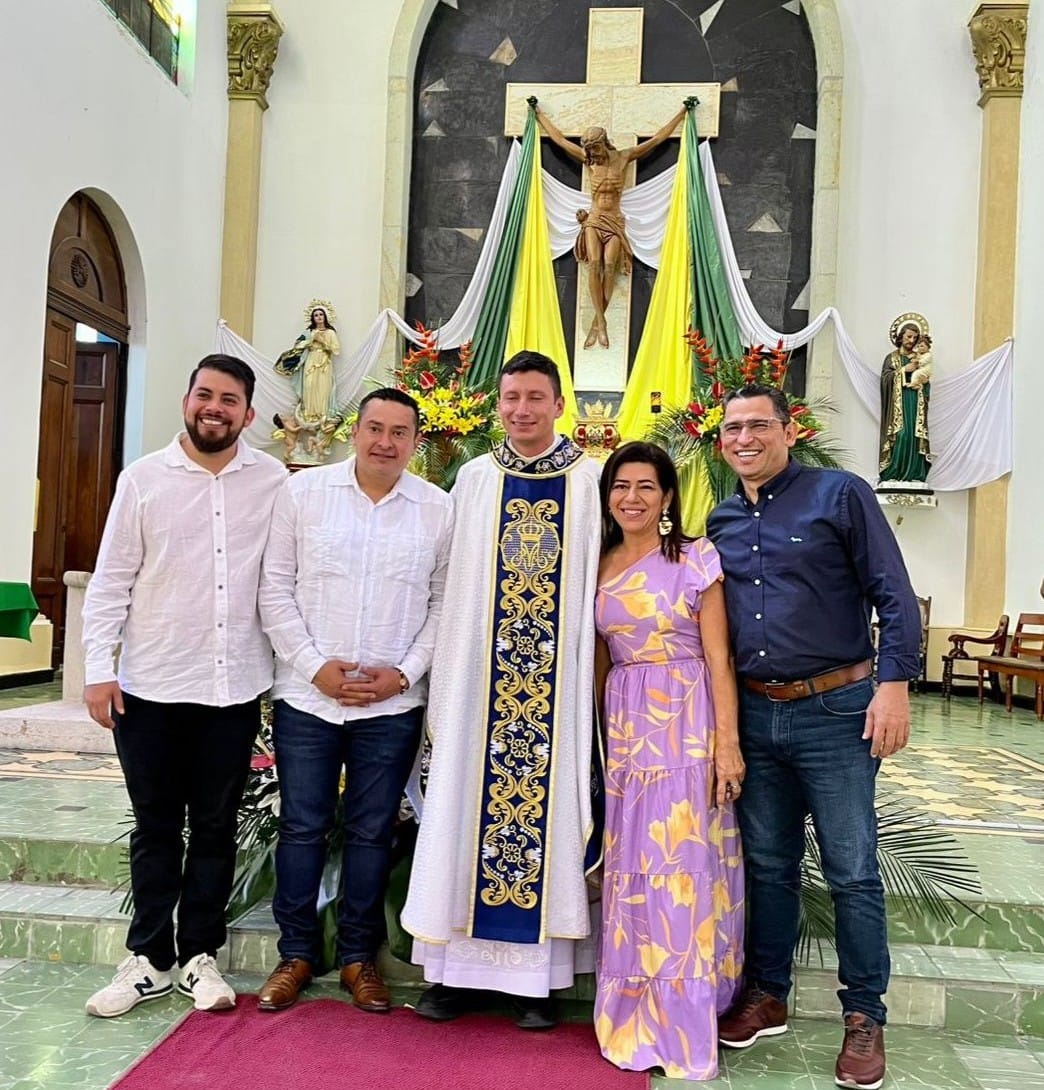Bienvenida a nuevos presbíteros en el municipio de Onzaga (S)