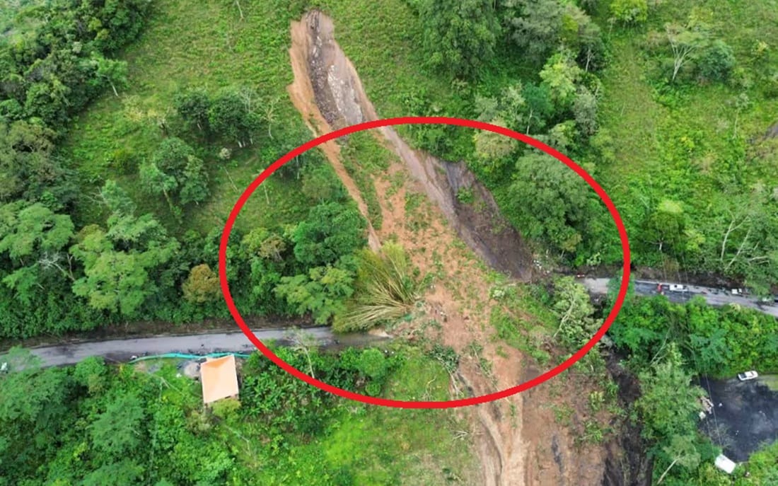 Deslizamiento en la vía Landázuri - Vélez deja incomunicadas a siete mil personas