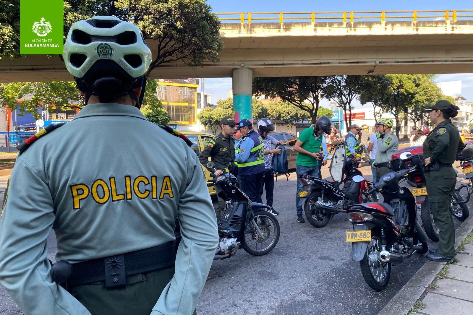 Definidos horarios y zonas para restricción de parrillero