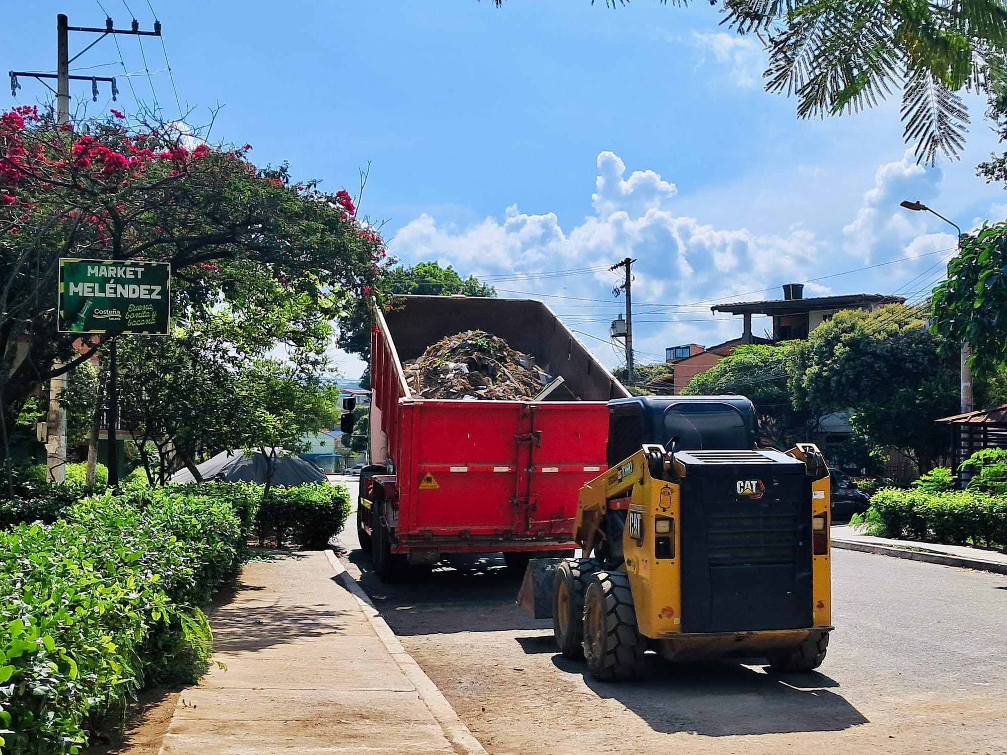 Toneladas de basura fueron recogidas en calles de Girón