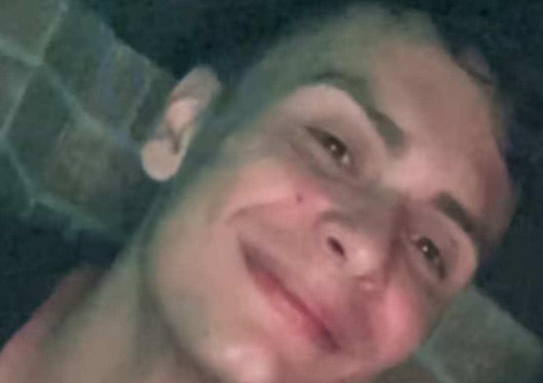 Se estrelló en la motocicleta y su vida terminó en una UCI