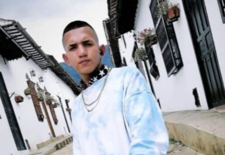 ‘Pingüino’ se estrelló con un carro y rebotó hacia la muerte