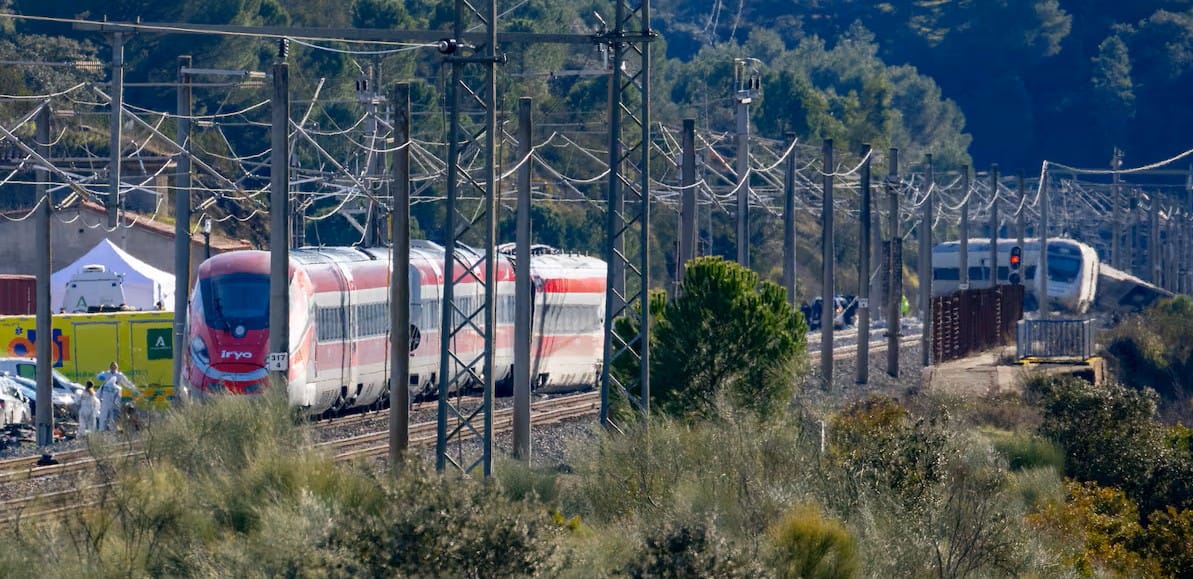 Ya son 39 los muertos por descarrilamiento de dos trenes