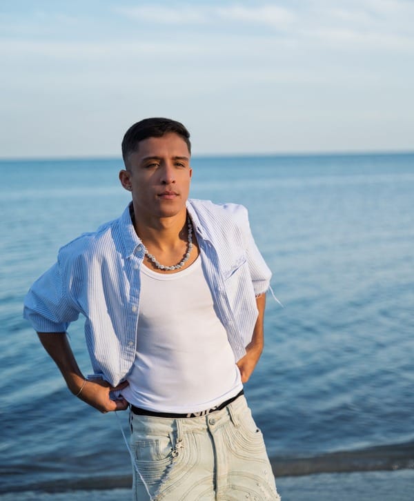 Aron Luix con ritmo, flow y vibra caribe