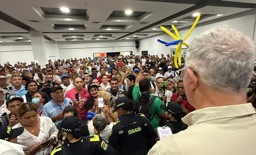 Vamos a rescatar la seguridad del Magdalena Medio: Uribe desde Barrancabermeja