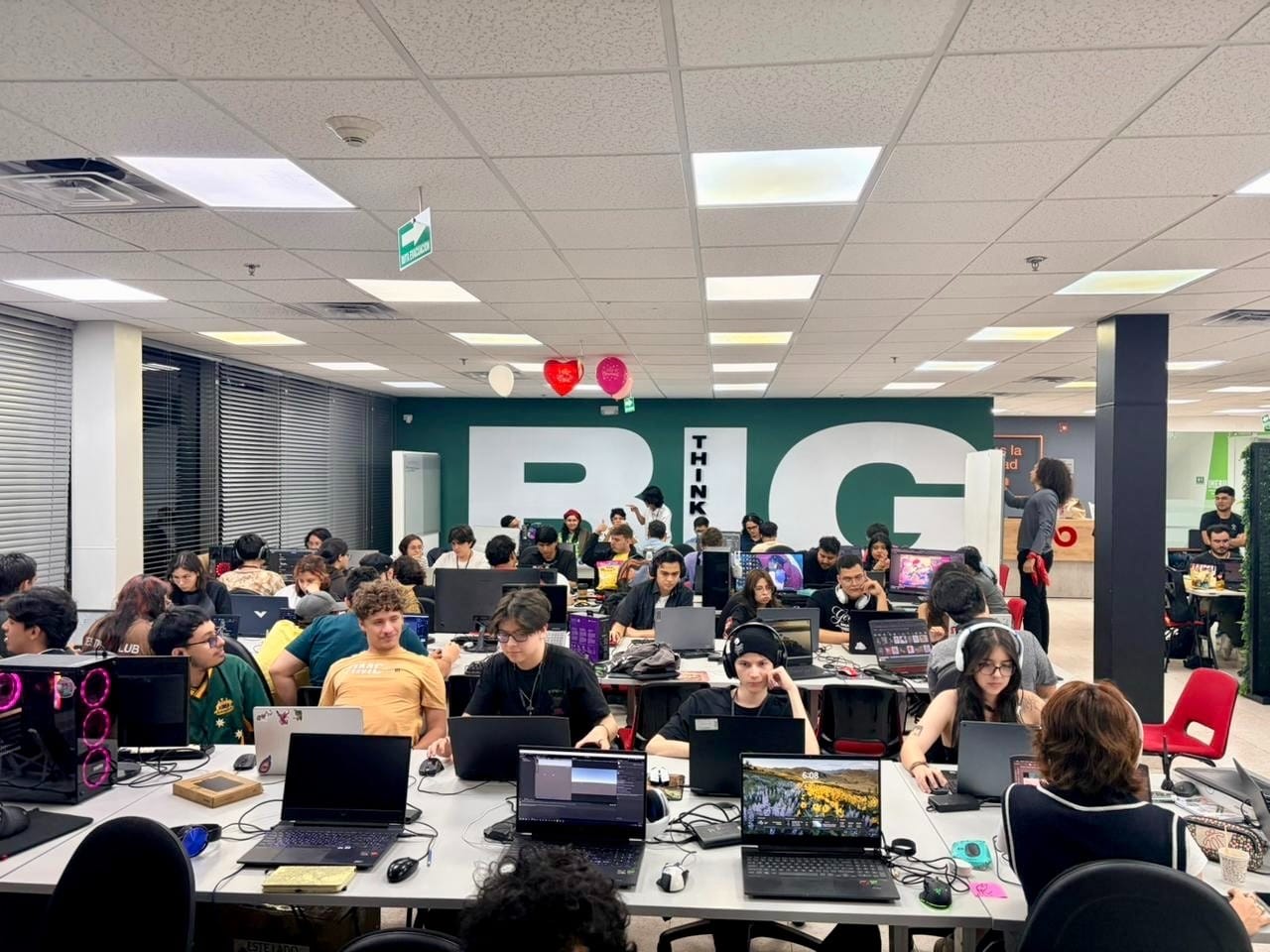 Bucaramanga creó 13 videojuegos en 48 horas durante la Global Game Jam 2026