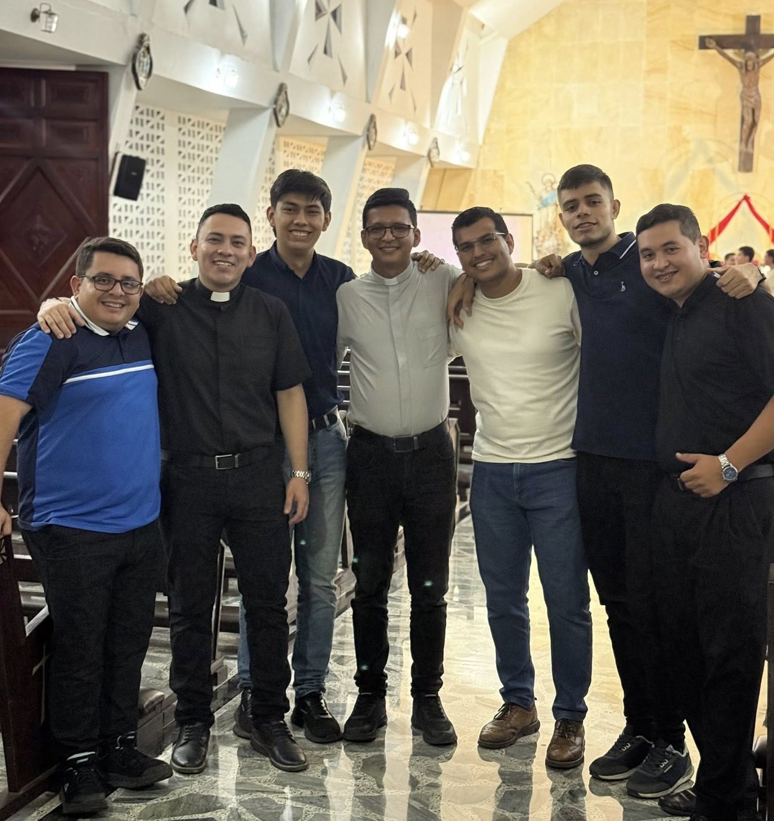 Primer Encuentro Juvenil de Adoración “Cara a Cara”