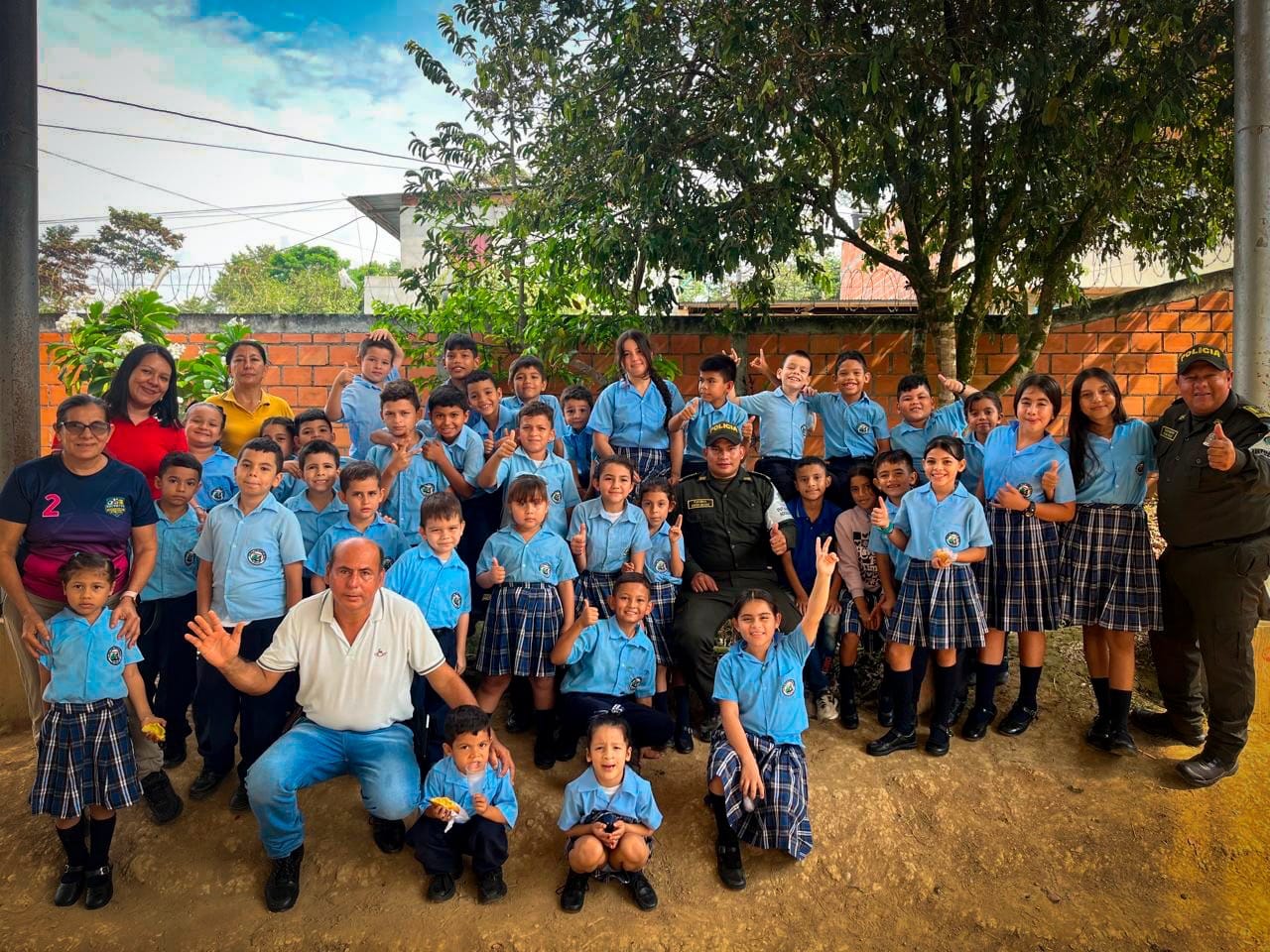 Policía refuerza acciones preventivas y trabajo comunitario en Santander