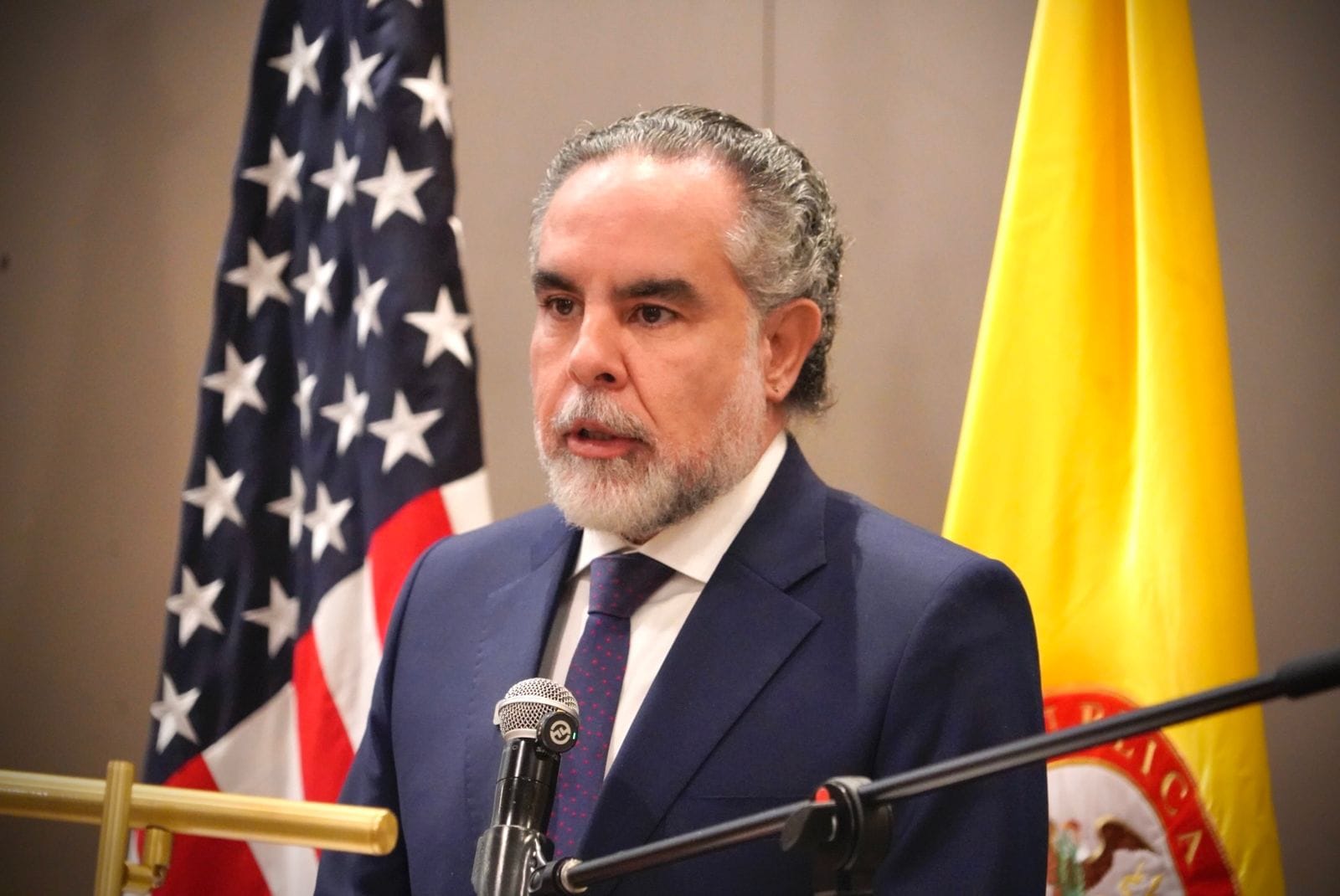 “El Gobierno no compite en las elecciones, las garantiza”: Armando Benedetti