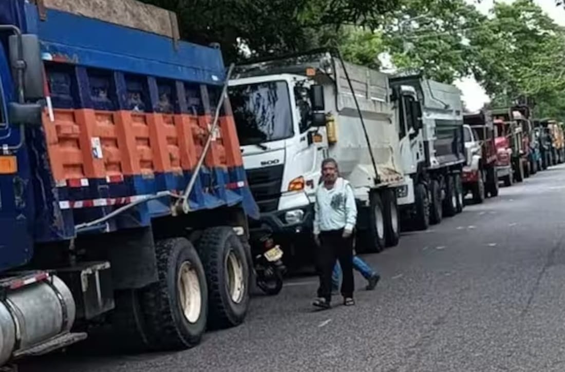 Protestas bloquean puntos estratégicos de vías en Santander