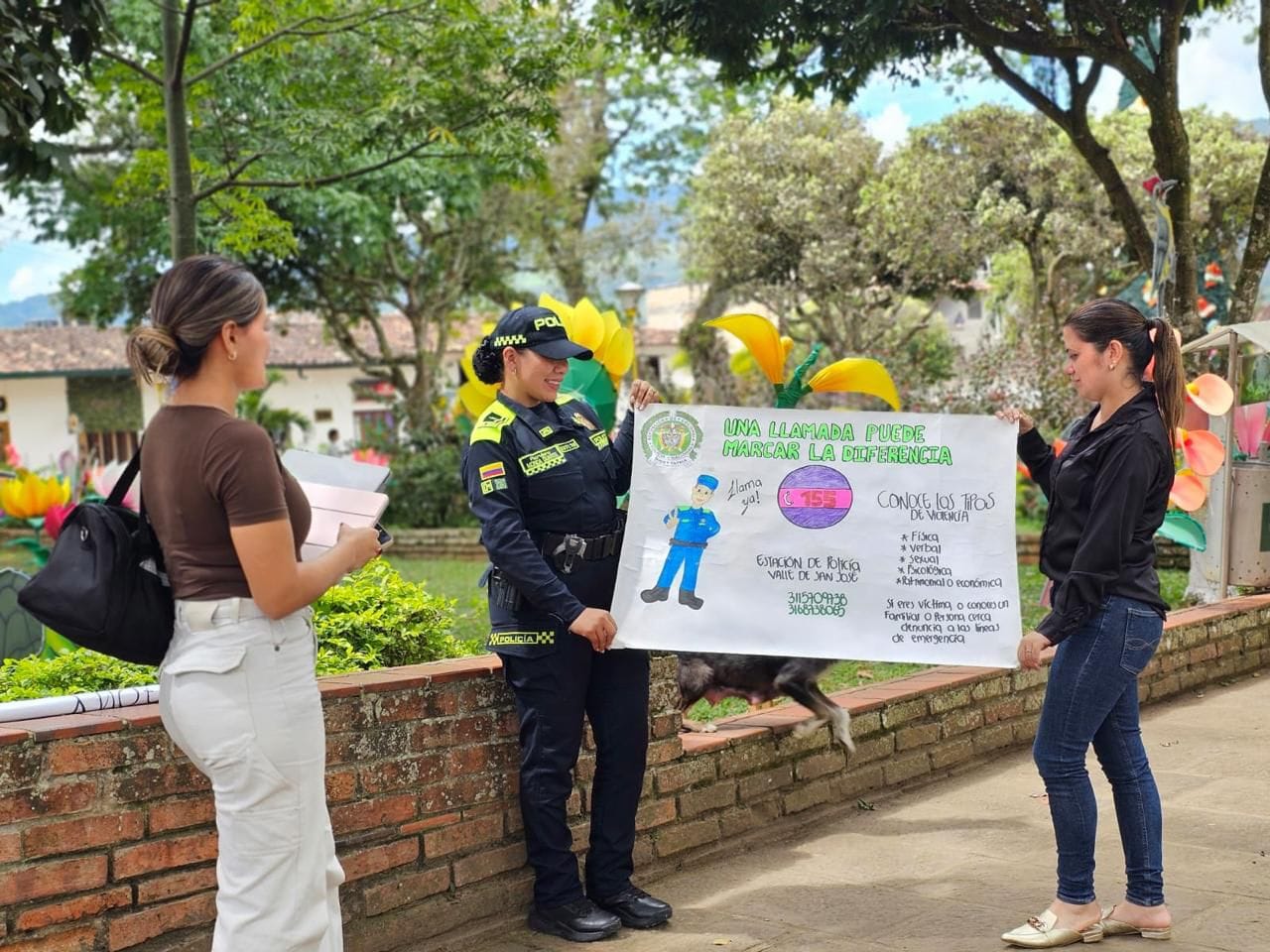 Policía refuerza canales de atención para mujeres en riesgo en Santander