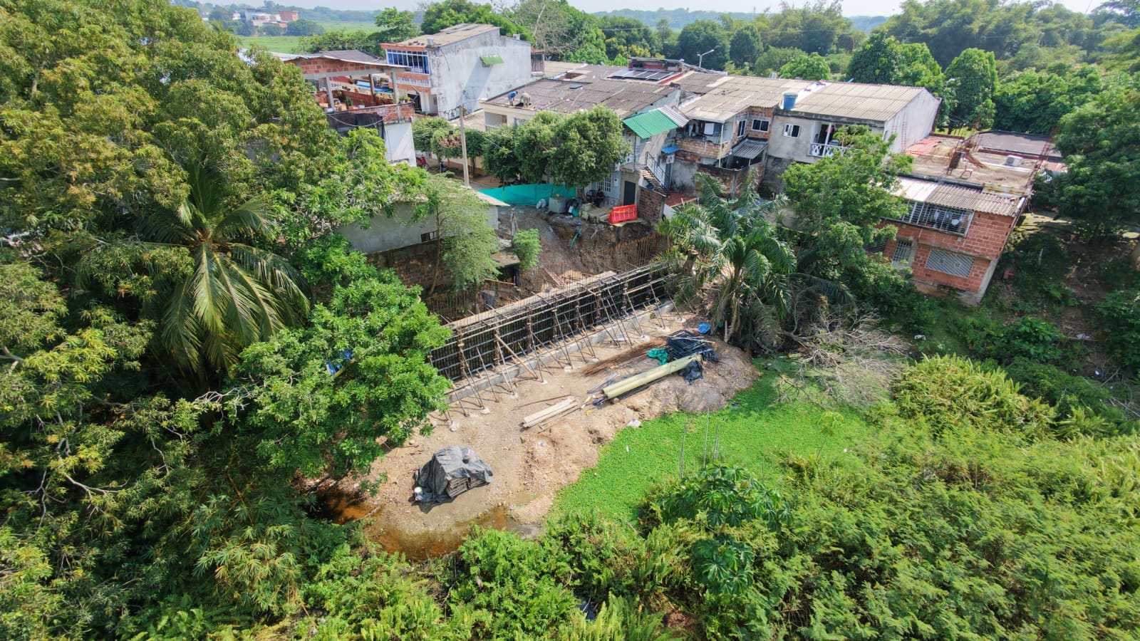 Alcaldía de Baranca trabaja en muro de contención para evitar deslizamientos