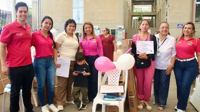 59 emprendedoras Reciben Unidades Productivas en Santander