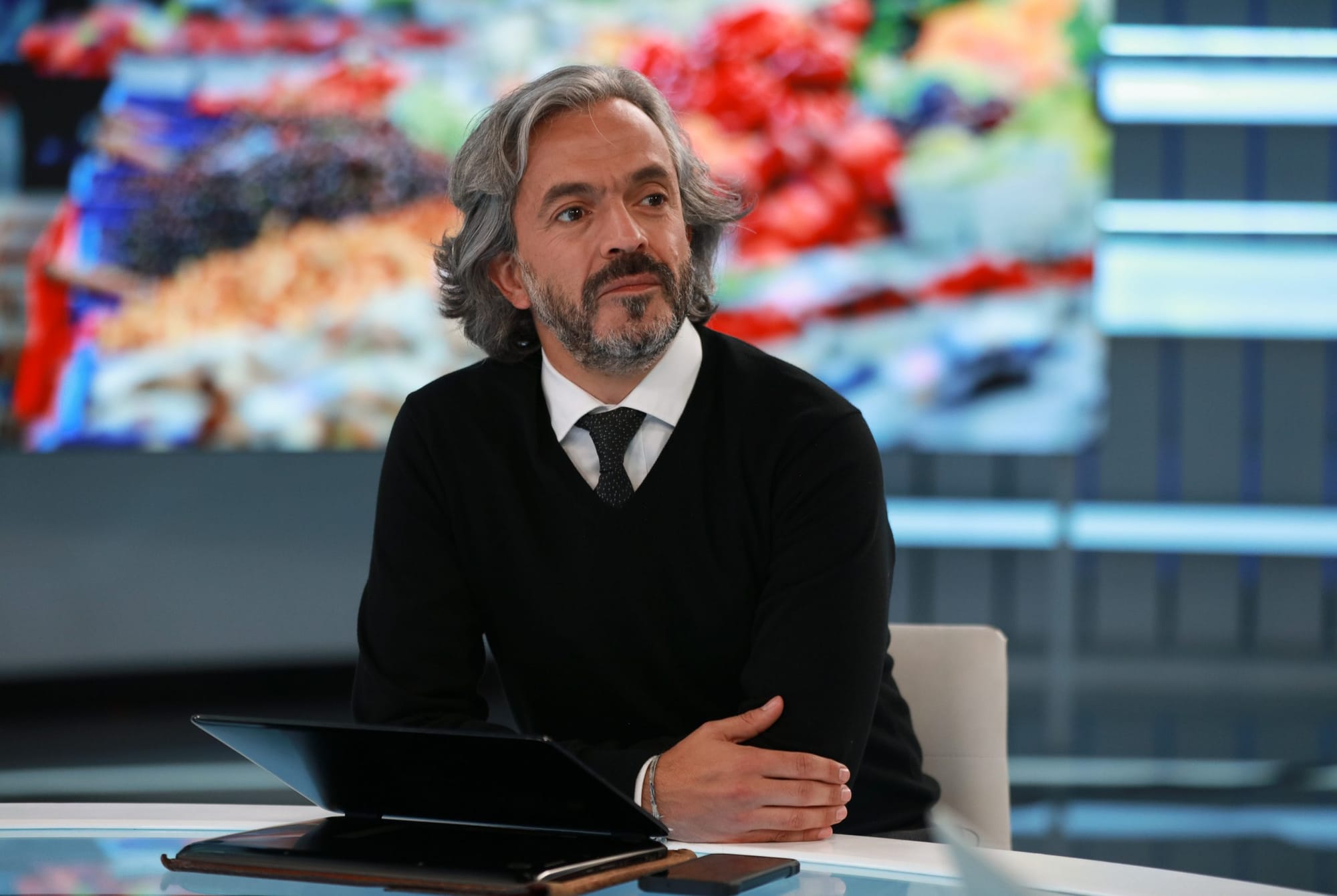 “Nanai cucas”, la respuesta de Juan Daniel Oviedo a la propuesta de apoyar a De La Espriella en segunda vuelta