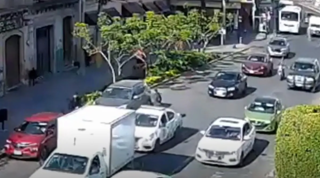 Ejecución a plena luz del día desata indignación porque ocurrió frente a los policías ¡No hicieron nada!