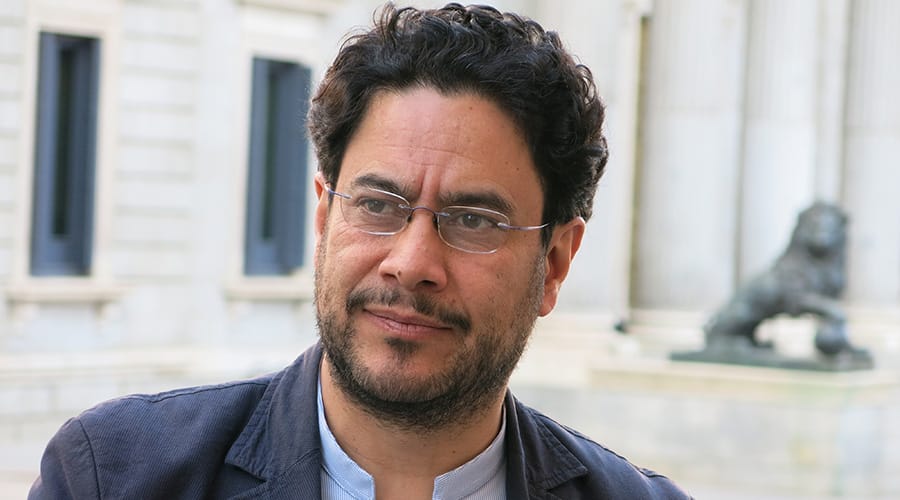 Cepeda dice que no tocará la Constitución durante su eventual gobierno  ¿Le creemos?