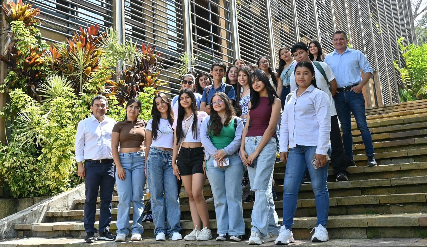 UISocorro presenta la primera cohorte de Administración de Empresas Turísticas y Hoteleras