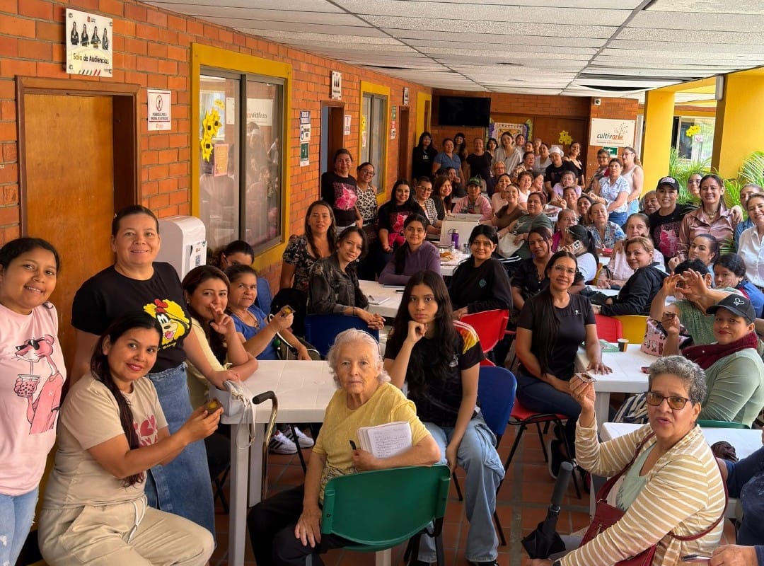 80 mujeres de San Gil se certifican en chocolatería artesanal