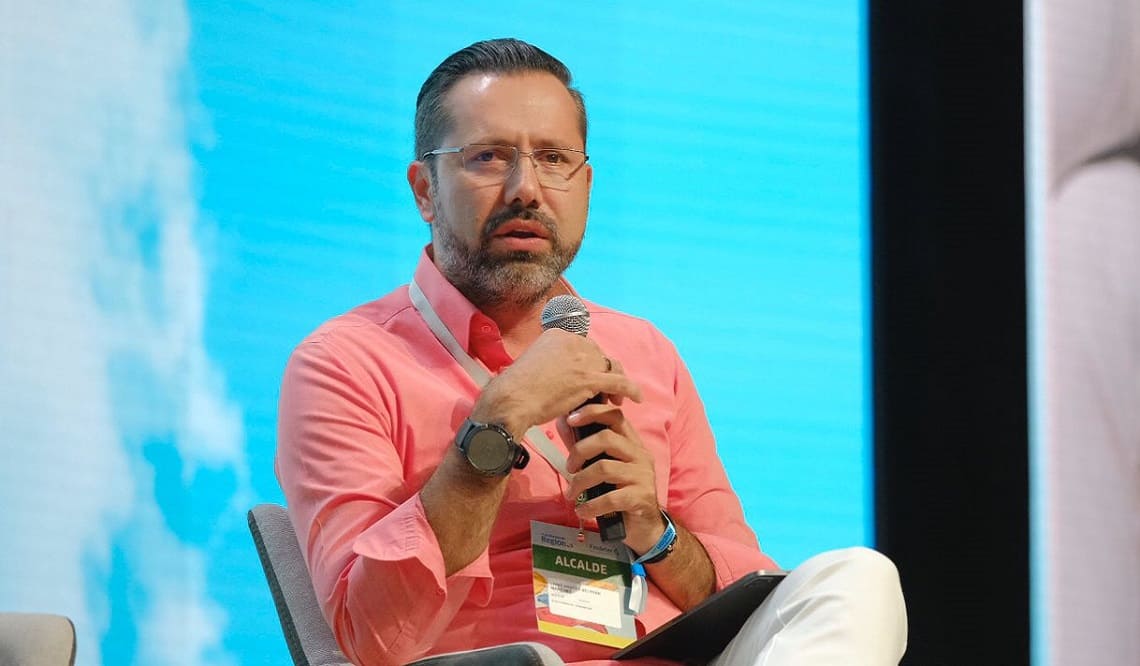 Abren proceso fiscal por millonaria pérdida de luminarias en Bucaramanga: Jaime Andrés Beltrán en el ojo del huracán