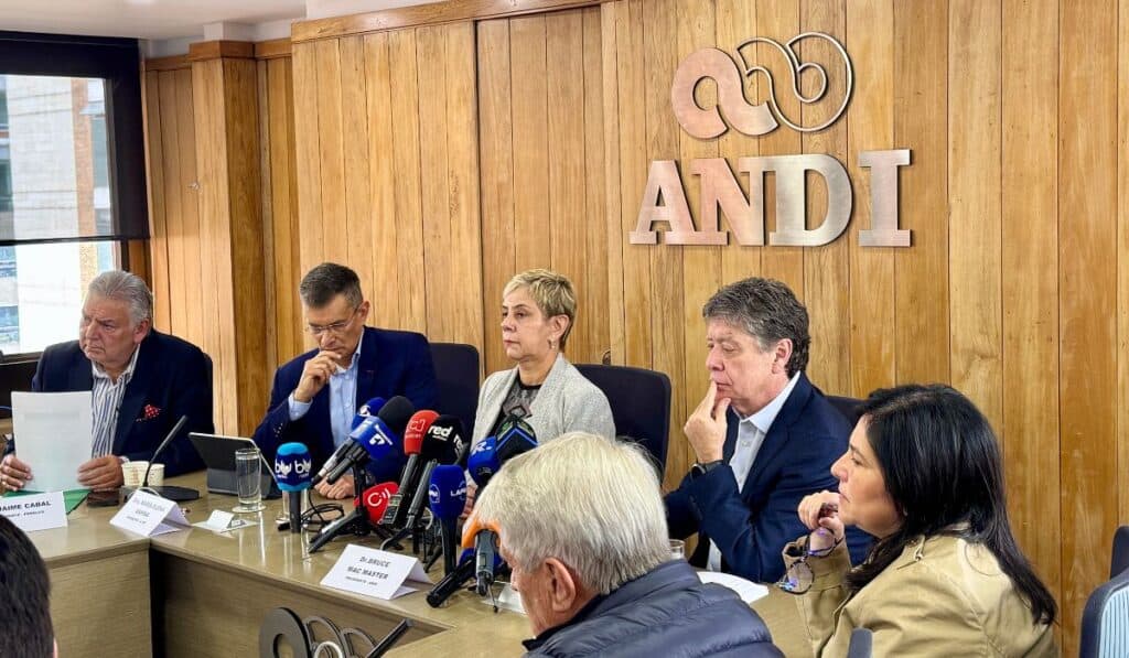 Gremios de Colombia y Ecuador piden suspender aranceles por fuerte caída del comercio entre los dos países