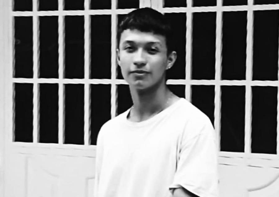 Joven excedió la velocidad y dejó la vida en una curva