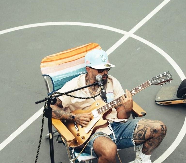 Mike Bahía presenta “Bonita Bonita”