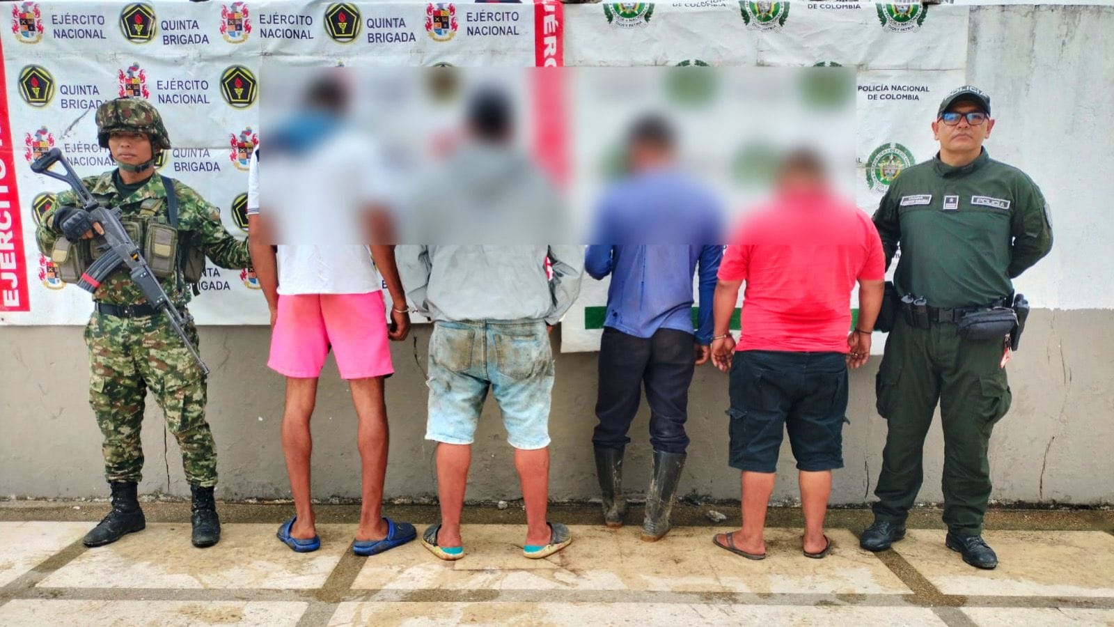 Policía Nacional de Colombia golpea tala ilegal en Santander