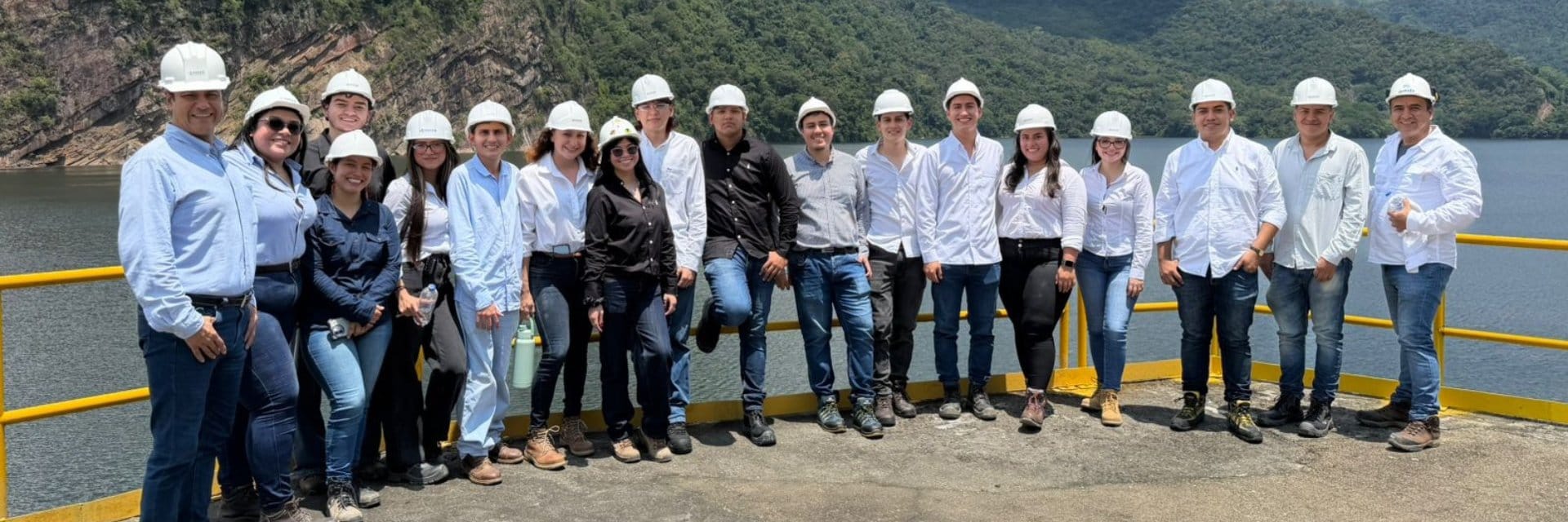 Ingeniería civil UDES realizó visita académica a la Represa Hidroeléctrica Sogamoso