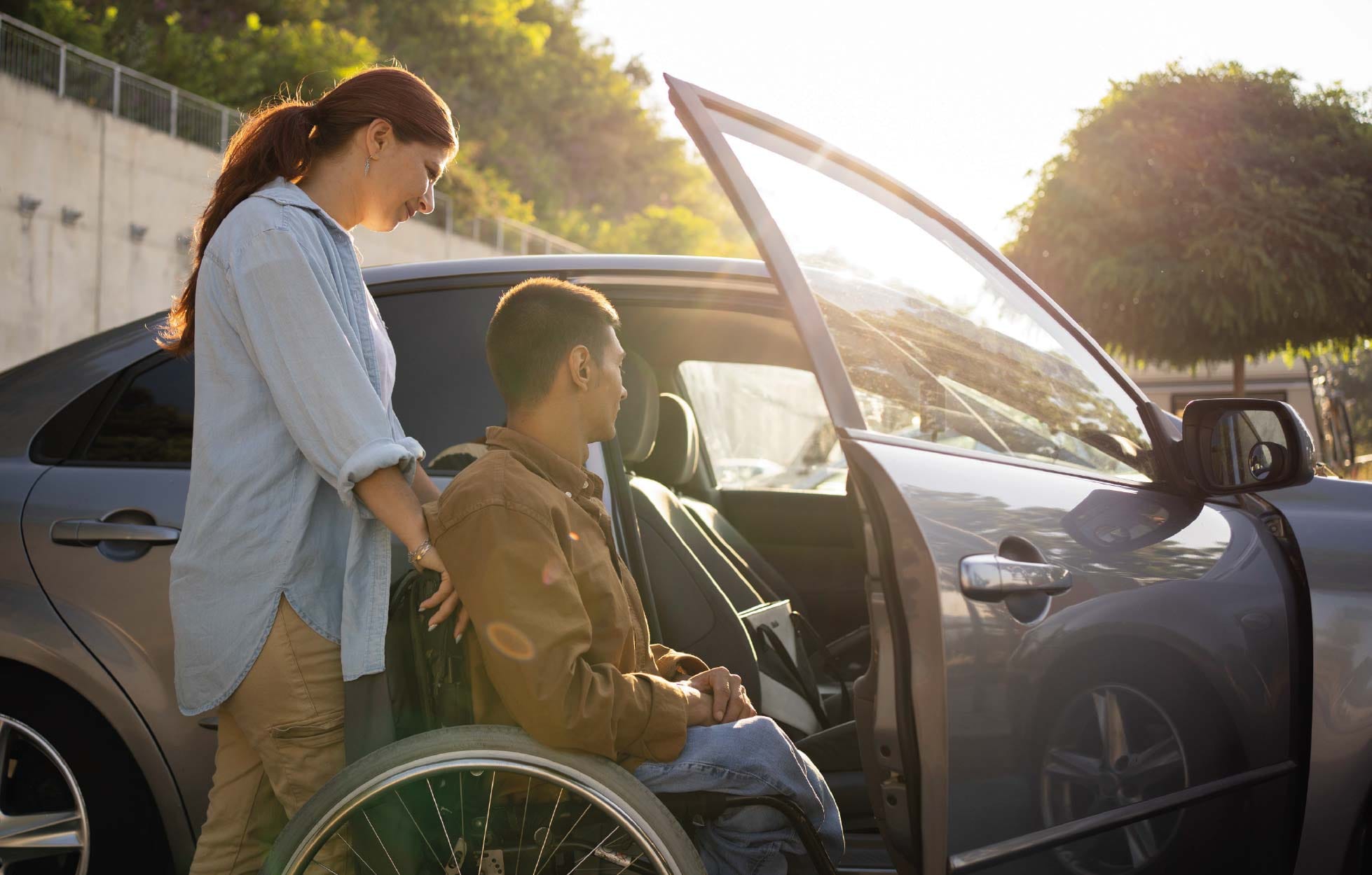 Jueces y EPS no pueden negar transporte, cuidador y gastos a afiliados del Sistema de Salud: Corte